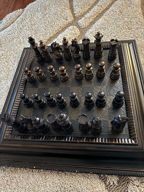 Classic Two-Tone Decorative Chess Set - Black and Bronze